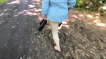 Bouncy Tits Outdoor Training: Public Vagina Slapping for World Record Domination