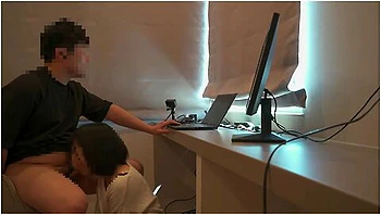 個人撮影#32 エンw不倫ch またまたやっちゃいましたリアルリモート会議中のへろへろ奉仕生挿入して中出しする不倫カッフルの日常japanese Amateur /日本人/japanes