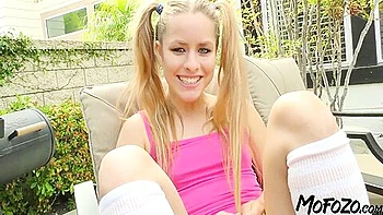 Mofozo - Real Amateur Homemade Sex Clip With The Eighteen Year Old Stepdaughter