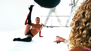 Nicole Doshis Striking Elegance In A Solo Spotlight