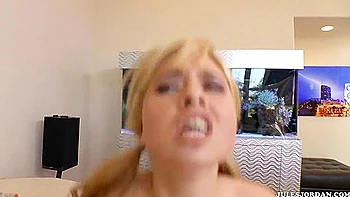 Molly Bennett Seduces Her Chauffeur - Old And Teen 18+ Porn