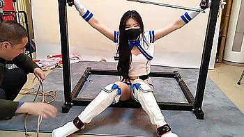 Superheroine Captured