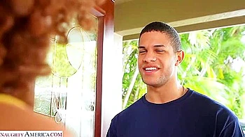 Willow Ryder Needs To Get Off And What Better Way Is To Use