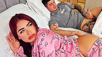 Sharing A Bed With My Best Friends Girlfriend - Shes So Slutty That I Eat That Pink Pussy