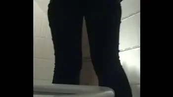 Girls and women show their shaved pussies in the toilet (MOV 98)