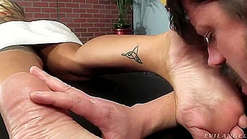 Wimp Massage With Stephanie Love