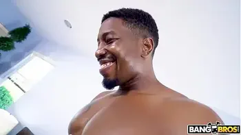 BANGBROS - Isiah Maxwell Gets A Slice Of Victoria Cakes In The 305