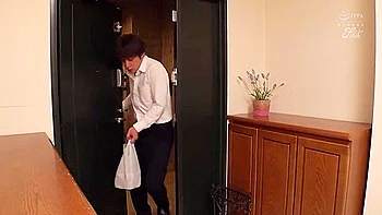 [jufd-991] Sweaty Sex In A Closed Space Filled With Sighs And Hot Air. Mako Oda Scene 2