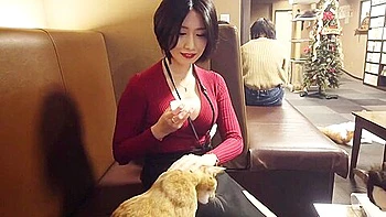 スケベな身体で男を誘う小悪魔ボディのGカップ巨乳美女