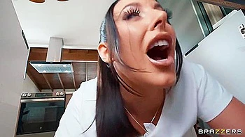 Thicc Pornstar With Huge Melons Gets Analized Through The Hole In Her Jeans With Angela White And Zac Wild