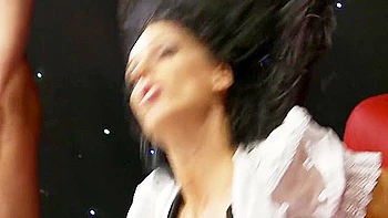 Dienstweib Bekommt Dreier Auf Der Waschmaschiene