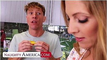 Sexy Annie King Hikes Up Her Dress And Lets Her Friend Have Her Milf Pussy