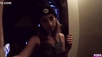 Kristen Scott In Blonde Babe Sucking A Dick In A Moving Car