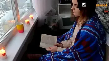 Романтический секс возле панорамного окна