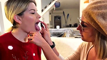 Vincent wins the jackpot at the casino - Jacquie et Michel TV