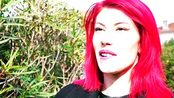 Oney, 23, welcomes us to her home in Aix-en-Provence to try... anal! - Jacquie et Michel TV