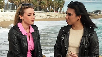 Joss shares his companion - Jacquie et Michel TV