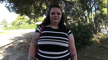 The menu announced, Laury devours her main course! - Jacquie et Michel TV