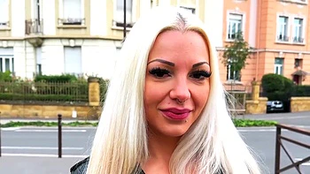 Candie came to test the different types of doubles! - Jacquie et Michel TV