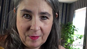 Grace Encourages You to Masturbate with Her