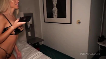 Dos hermanastras muy cachondas comparten dos bbc