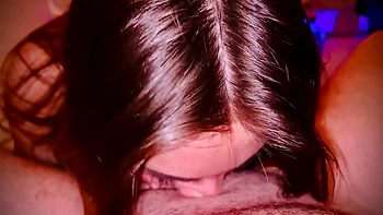 Juicy Babe Gave A Good Sloppy Blowjob