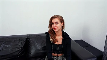 Kayden prepares Ava - Jacquie et Michel TV