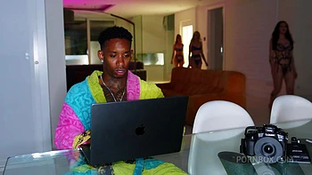 MI mujer y sus amigas se compran nueva lenceria para que deje