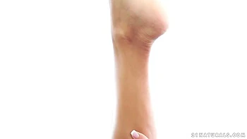 Layla Sin - Layla Has A Foot Fetish And She Loves To Fuck