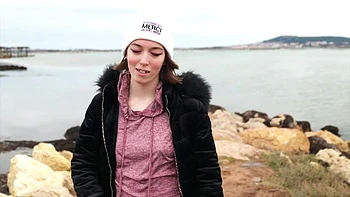 Rose is blowing out two big candles for her 20th birthday! - Jacquie et Michel TV