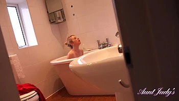 Auntie Lucinda Bathtub Jerk Off Instruction