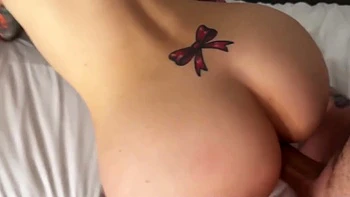 il m améne faire un trio chez un de ses amais