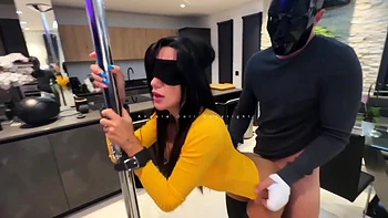 fana de sperme je part vider des couilles bien pleines