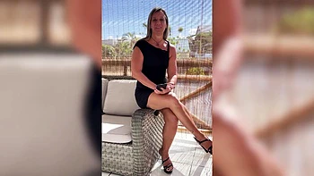 Samantha, 35, and the biker... - Jacquie et Michel TV