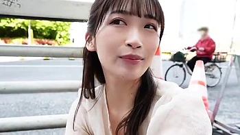 巨乳のキャミソール美女が甘密フェラとフワフワパイズリのラブラブエッチ