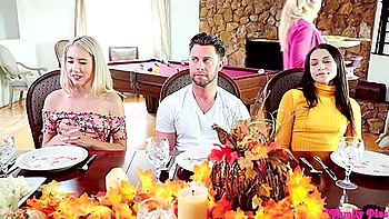 Avi Love, Paisley Bennett - Thanksgiving Is For Crempies