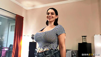 Brooklyn's Big Tits Want a Massage