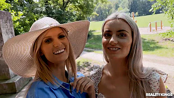 We Live Together - Roommates' Game