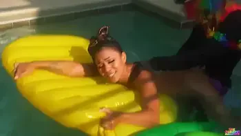 18 year old Lifeguard gets fucked for clout