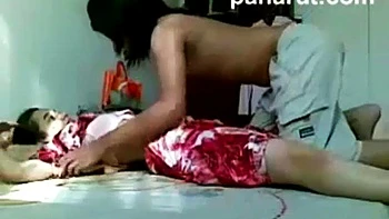 Filipina Sex on the Floor: Cowgirl, Amateur  Cumshot Porn