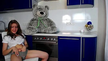 Hot sexy dancing babe: Big Ass, Blonde  Hottie Porn