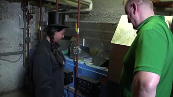 Cute Big Ass Chick Gets Fucked And Sprayed On Her Pussy - Anna Von Freienwalde