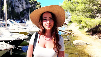 HelloLimoon, 22 years old, little bombshell business student! - Jacquie et Michel TV