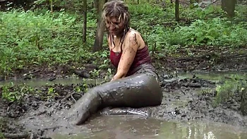 Beautiful Blonde in Leather Leggins and Wellies plays in Mud P2: Amateur, Babe  Ass Porn