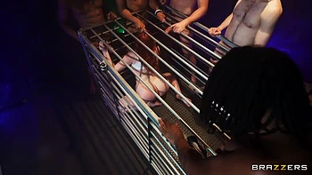 Submissive Crazy Blowbang While Caged Up - Abigaiil Morris