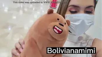 Sem calcinha no aeroporto de Cancun    Video completo no bolivianamimi.tv