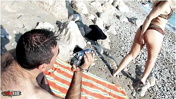 Martina Vidal - Nasty Amateur Couple Fucking On The Beach While All Other Tourists Are Watching