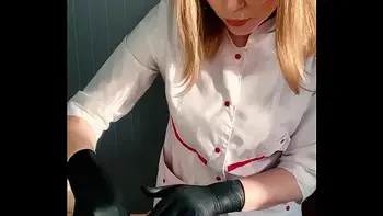 The client couldn't take it anymore and CUM vigorously during the procedure. With English subtitles