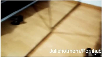 James Band And Julie Holly - Seance Photos Qui Devie En Creampie Pour La Belle Mere 3-3