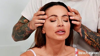 Naked with Abigail & Small Hands